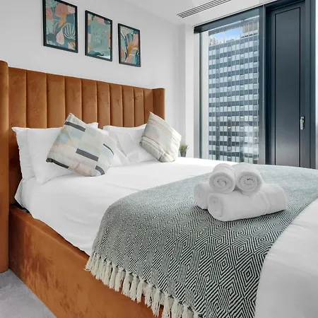 Mercian Luxury Serviced Apartments- Birmingham City Centre - Your Perfect Stay - Gym Rooftop Terrace Cinema Room Exterior photo
