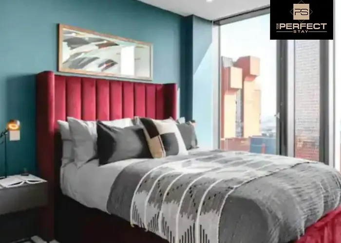 Mercian Luxury Serviced Apartments- Birmingham City Centre - Your Perfect Stay - Gym Rooftop Terrace Cinema Room