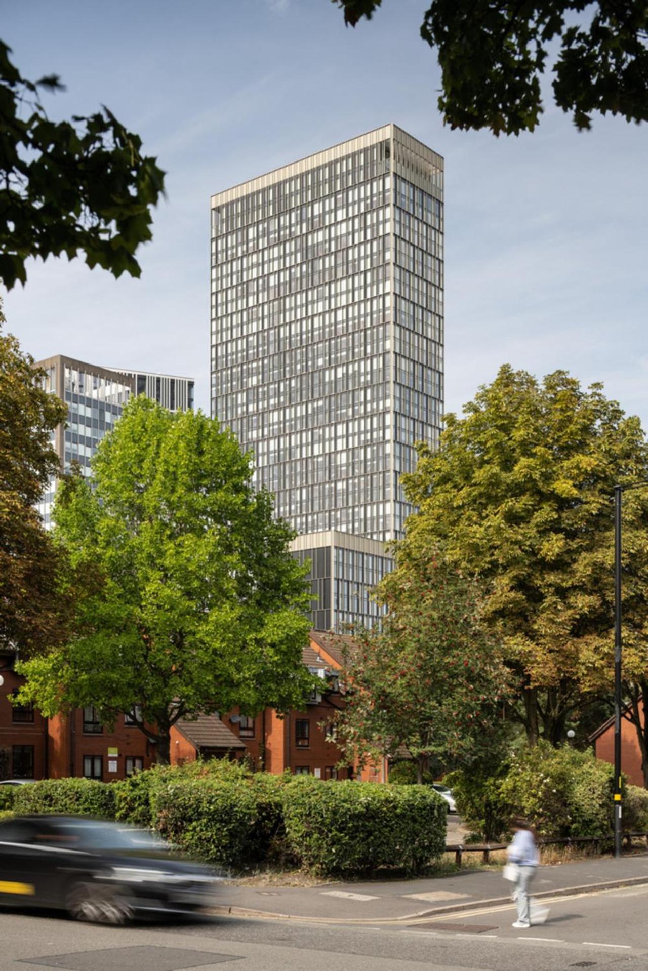 Apartment Mercian Luxury Apartments: Centre Living With Rooftop Terrace *