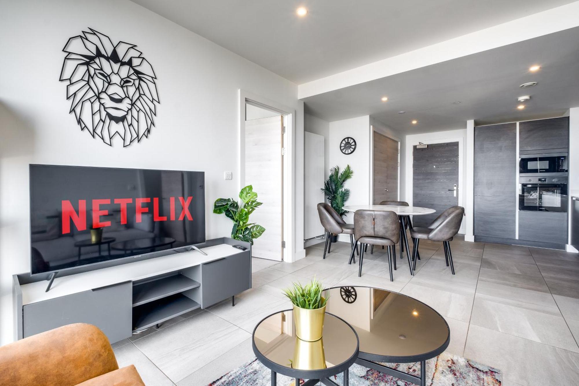 Mercian Luxury Apartments: Centre Living With Rooftop Terrace Apartment