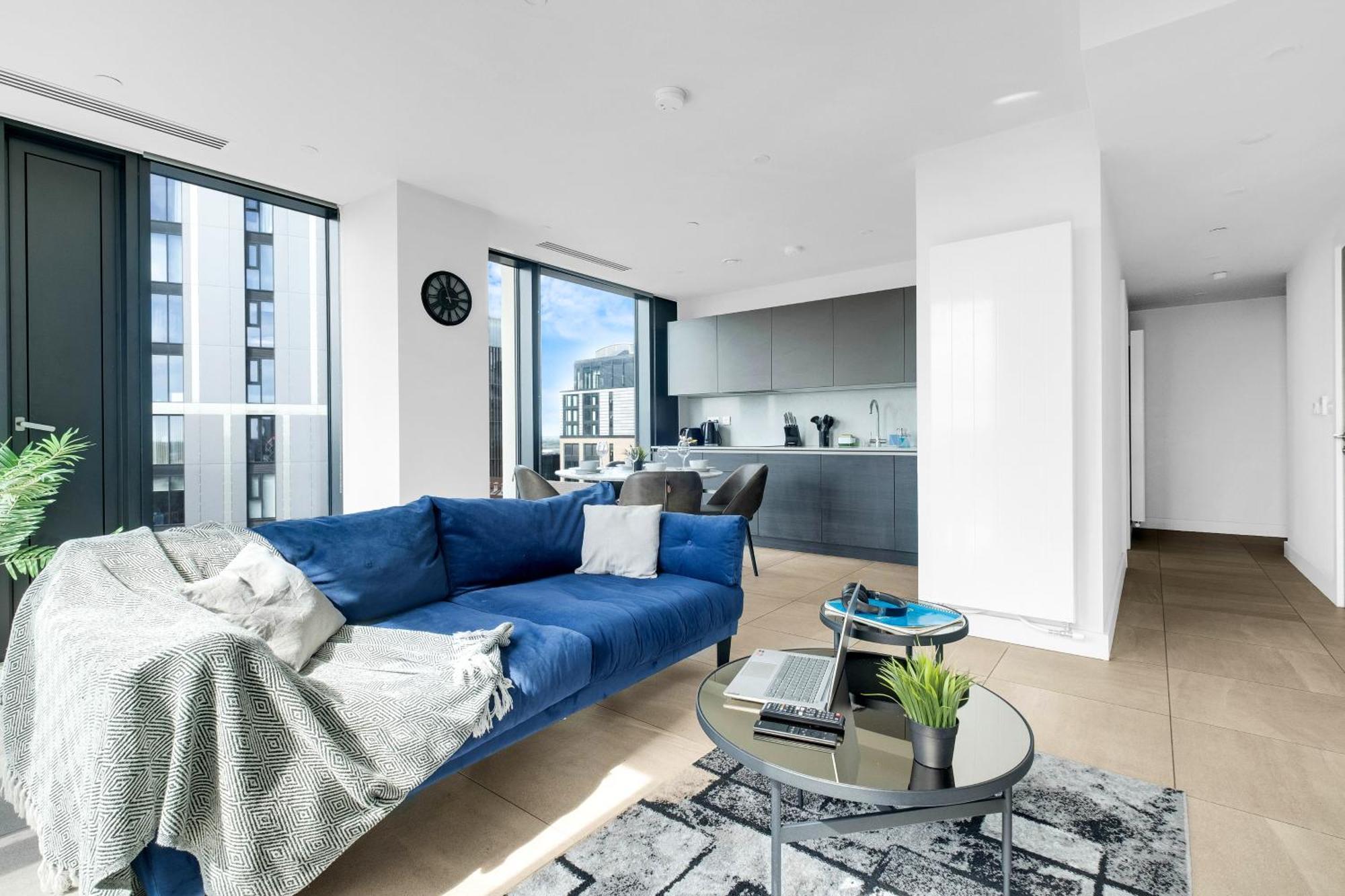 Mercian Luxury Apartments: Centre Living With Rooftop Terrace Birmingham