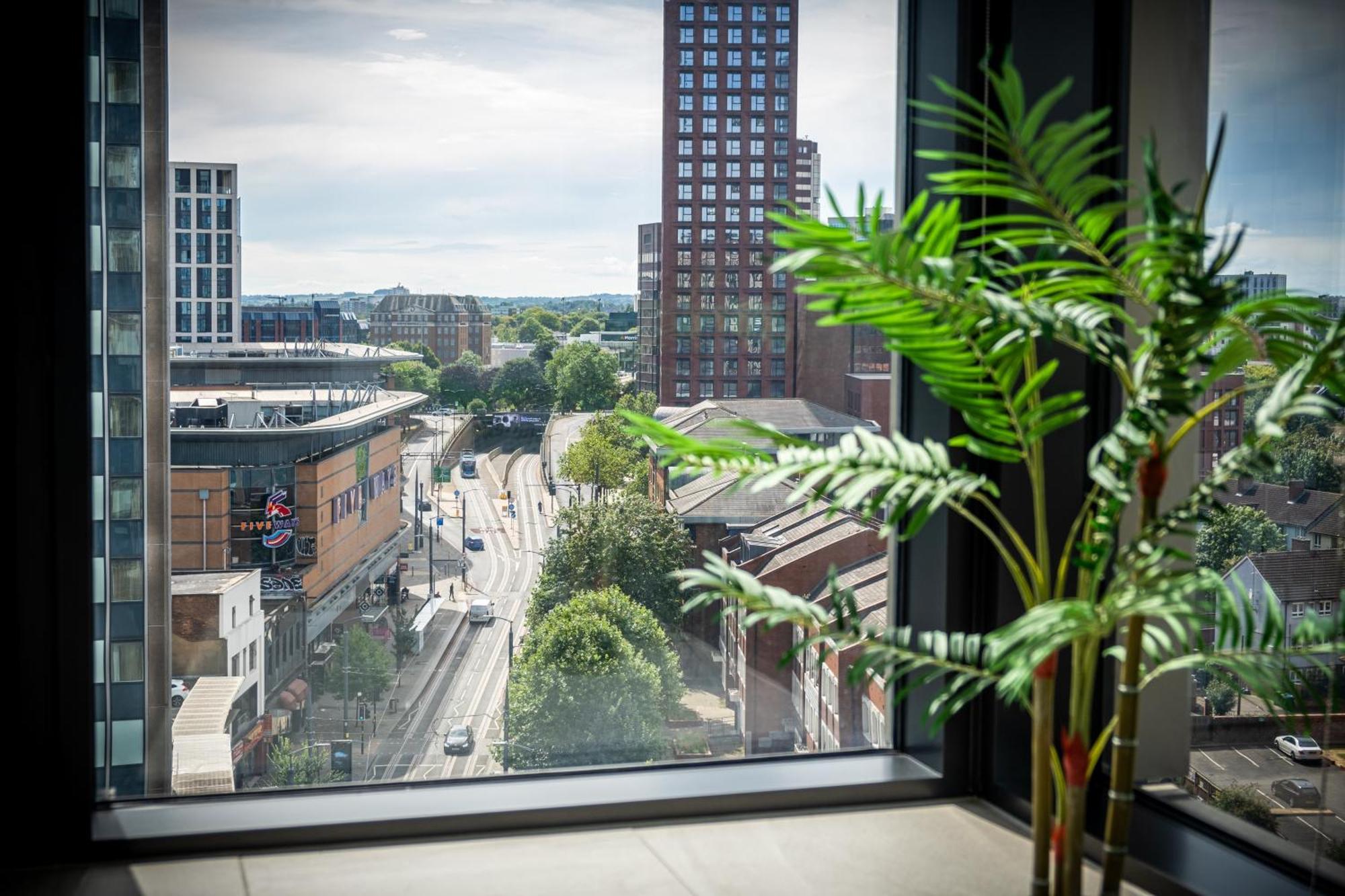 Apartment Mercian Luxury Apartments: Centre Living With Rooftop Terrace *