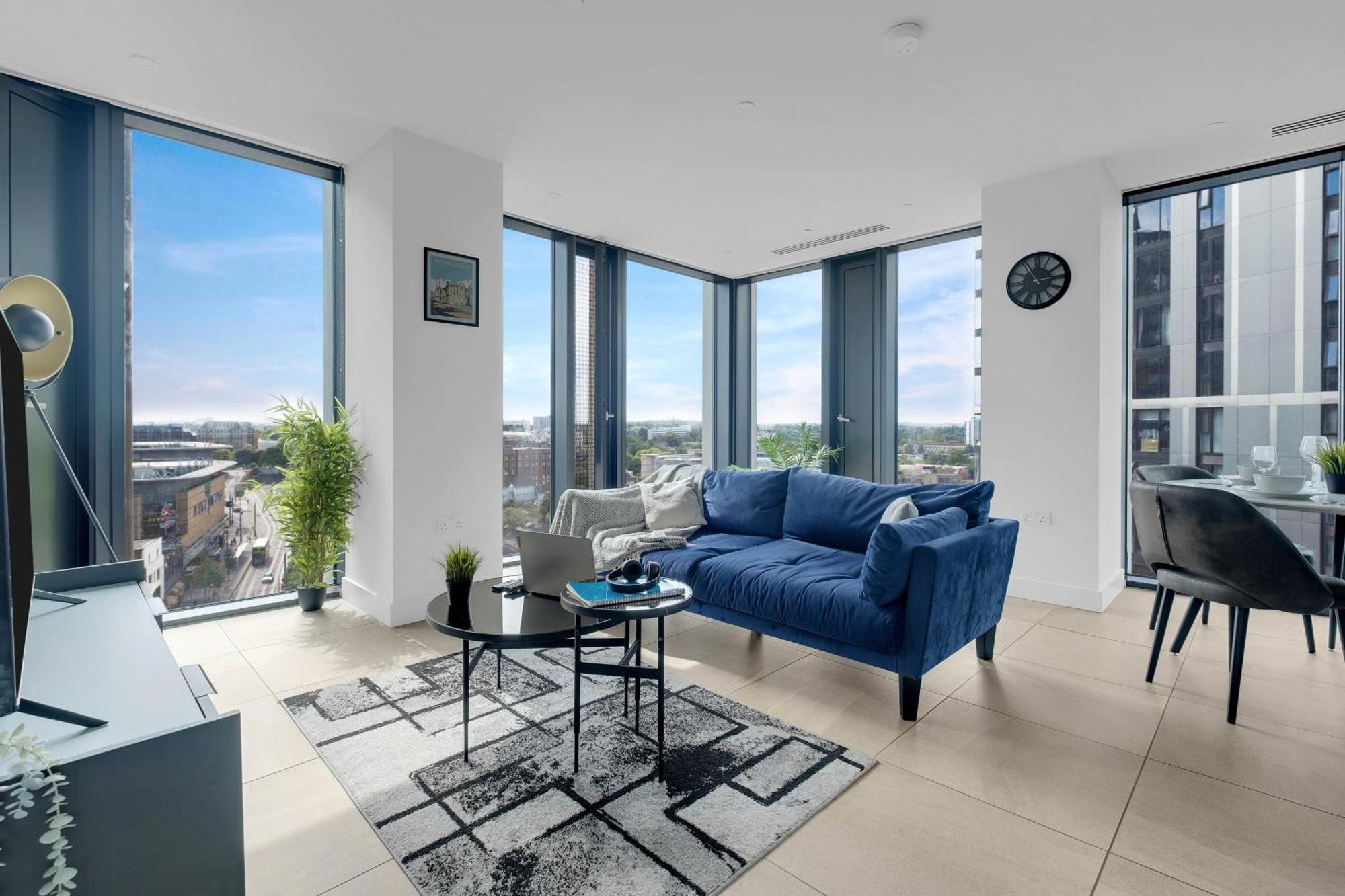 Mercian Luxury Apartments: Centre Living With Rooftop Terrace * Birmingham