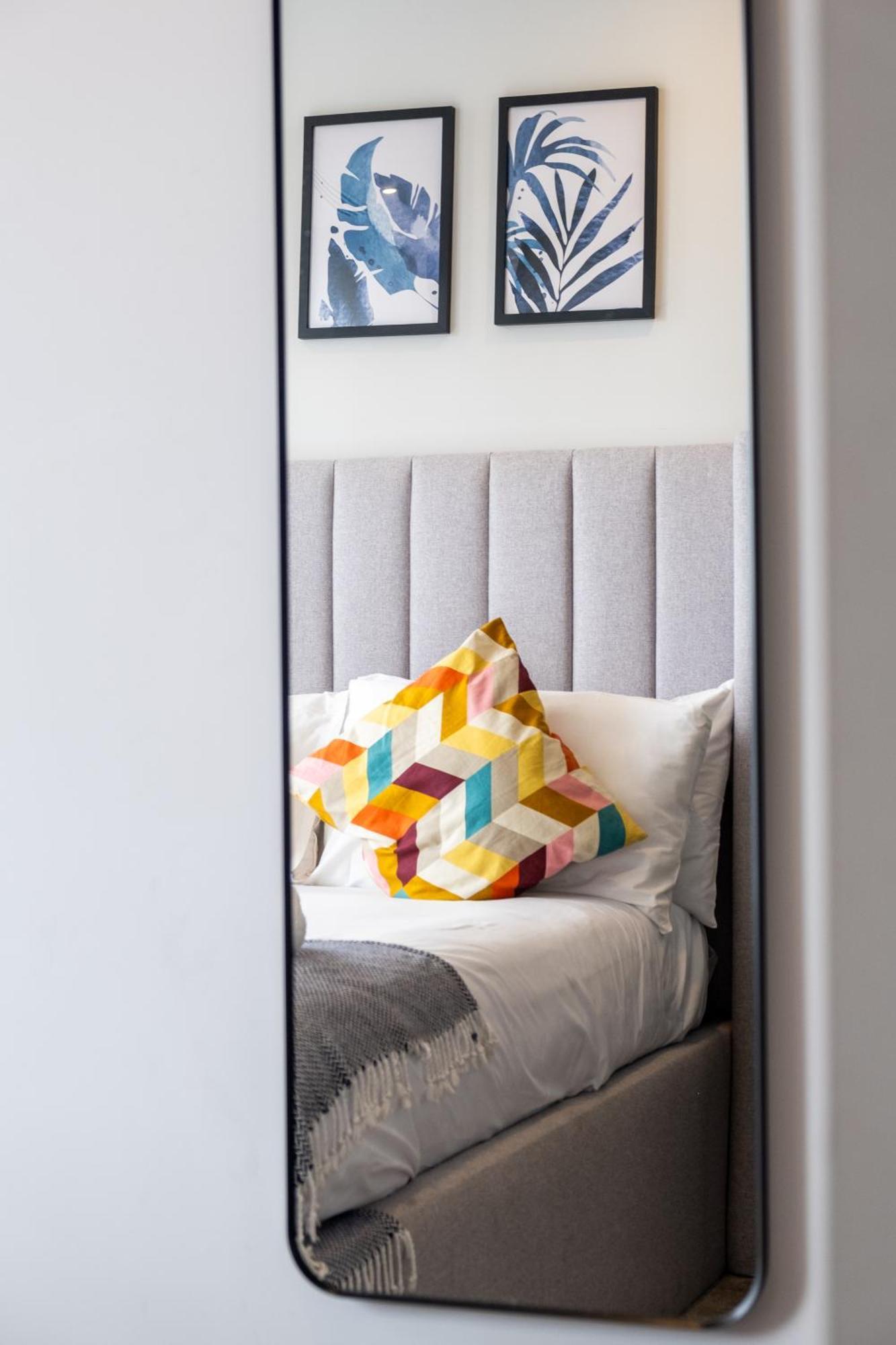 Apartment Mercian Luxury Apartments: Centre Living With Rooftop Terrace *