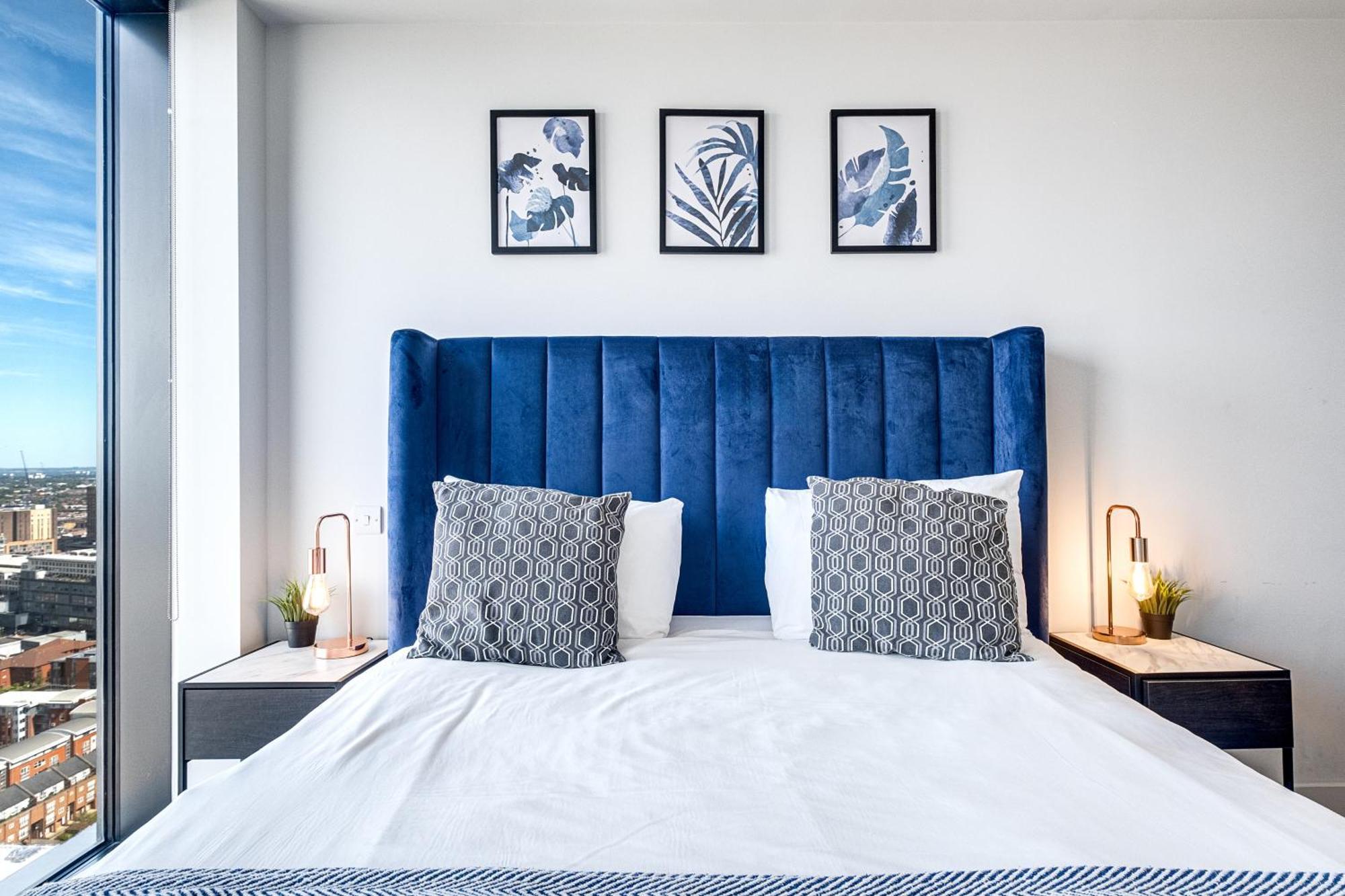 Mercian Luxury Apartments: Centre Living With Rooftop Terrace Apartment *