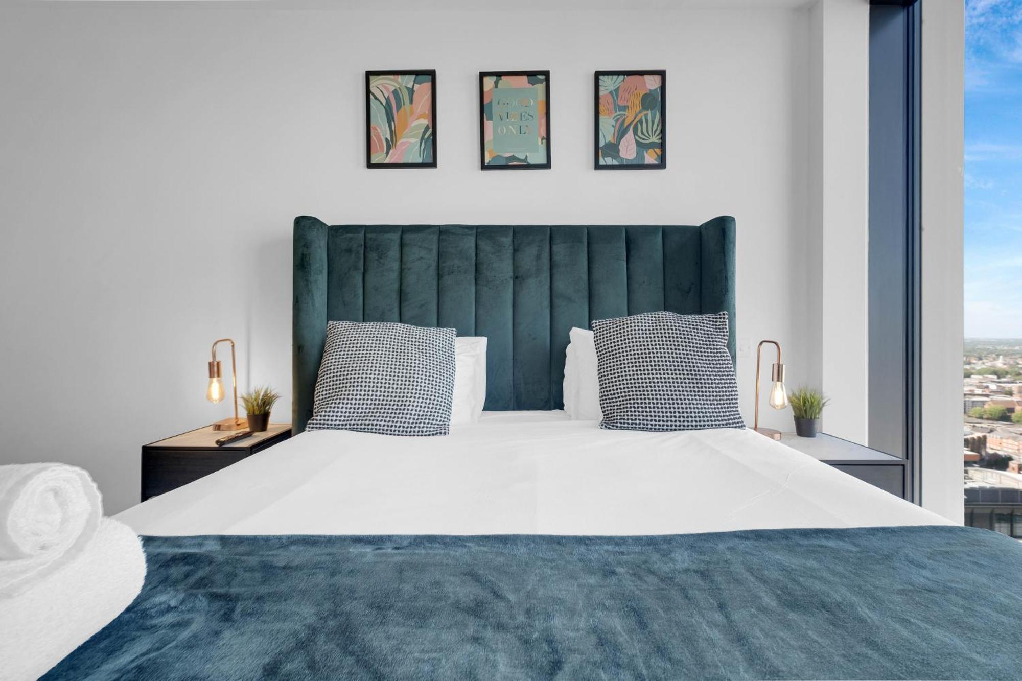 Mercian Luxury Apartments: Centre Living With Rooftop Terrace Apartment Birmingham
