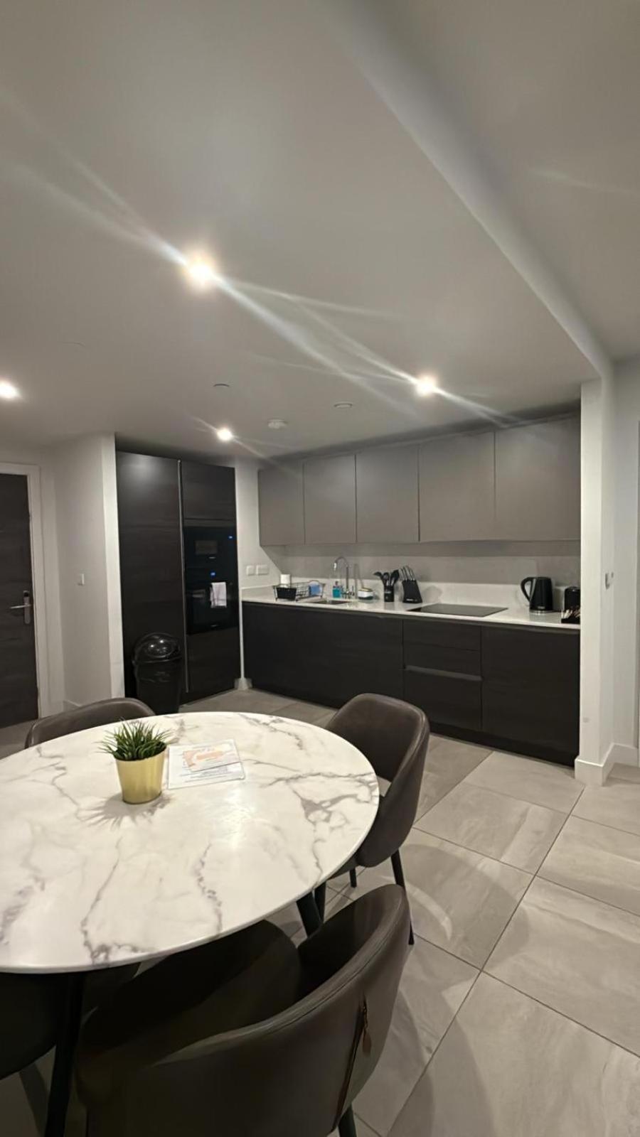 Mercian Luxury Apartments: Centre Living With Rooftop Terrace *