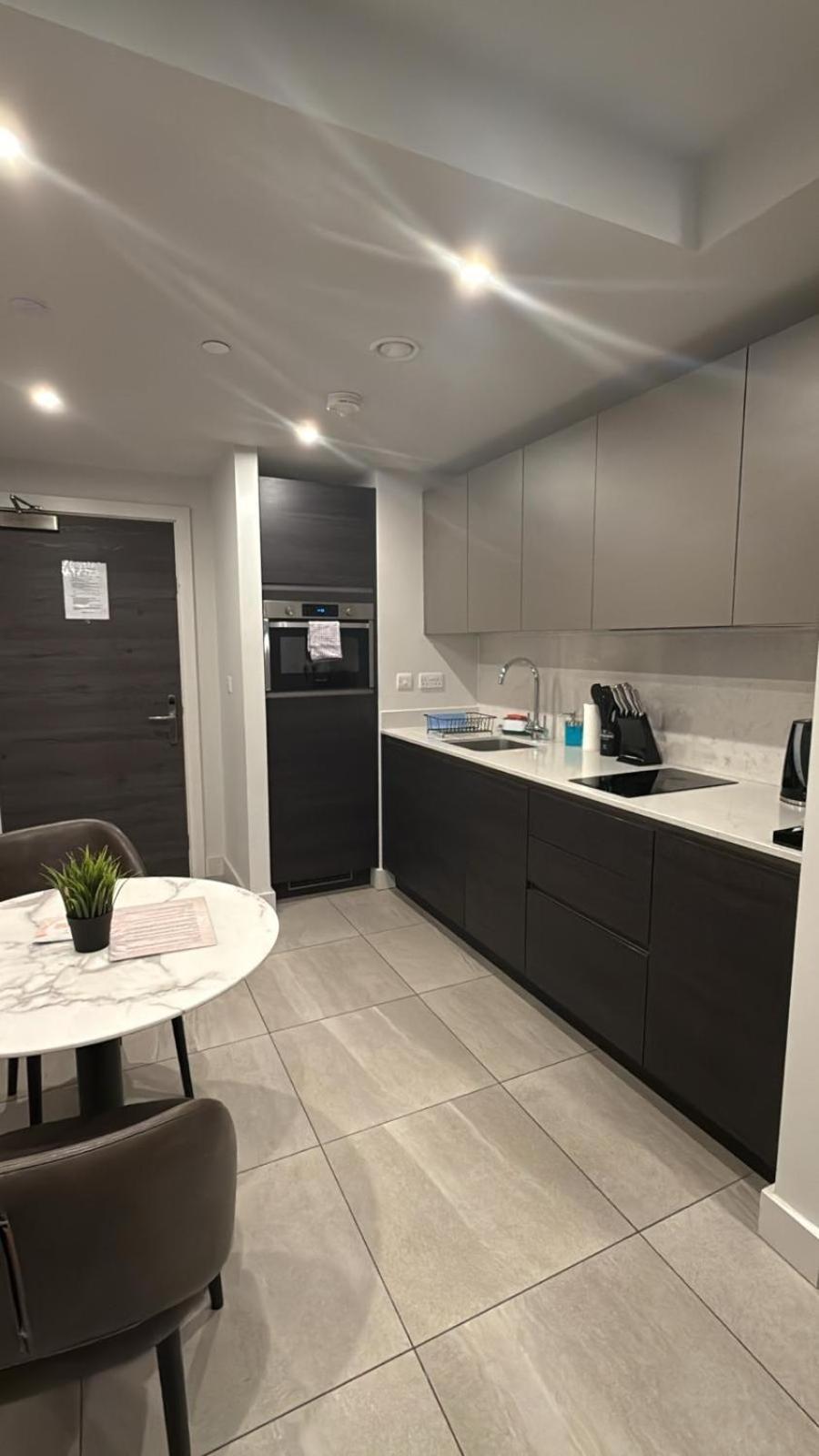 Mercian Luxury Apartments: Centre Living With Rooftop Terrace Birmingham